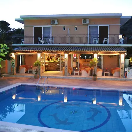 Szálloda Makis Louvlis