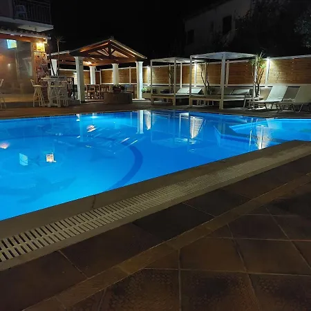 Makis Louvlis Hotel